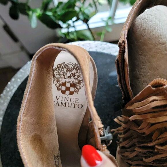 VINCE CAMUTO Jadon Fringe Bootie/Boots/Heels~Womens Size 9M - Picture 6 of 7